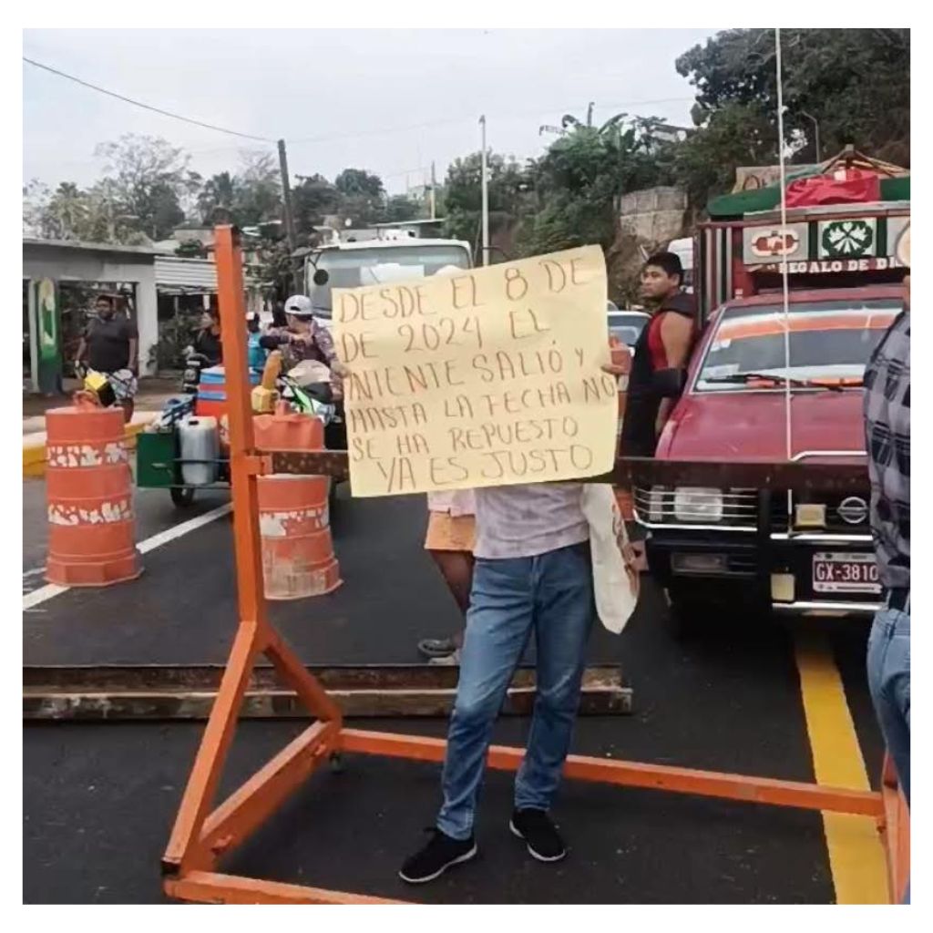 bloqueo-carretera-Acapulco–Pinotepa